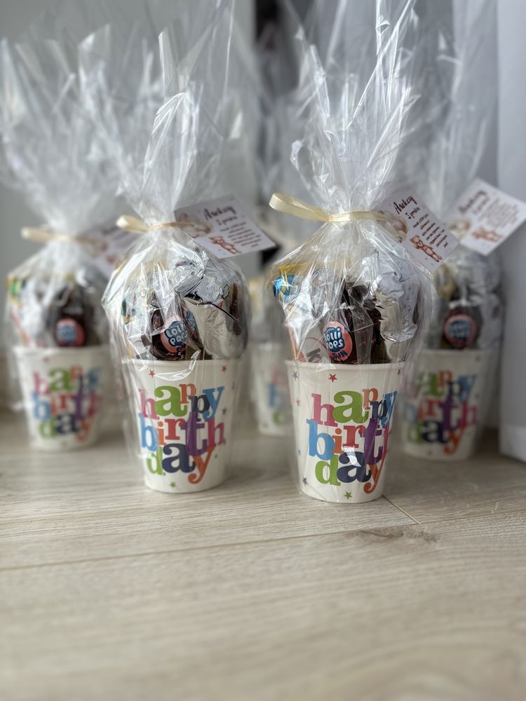 Солодкий стакан Подарунки дітям сік кіндер kinder barni chupa chups