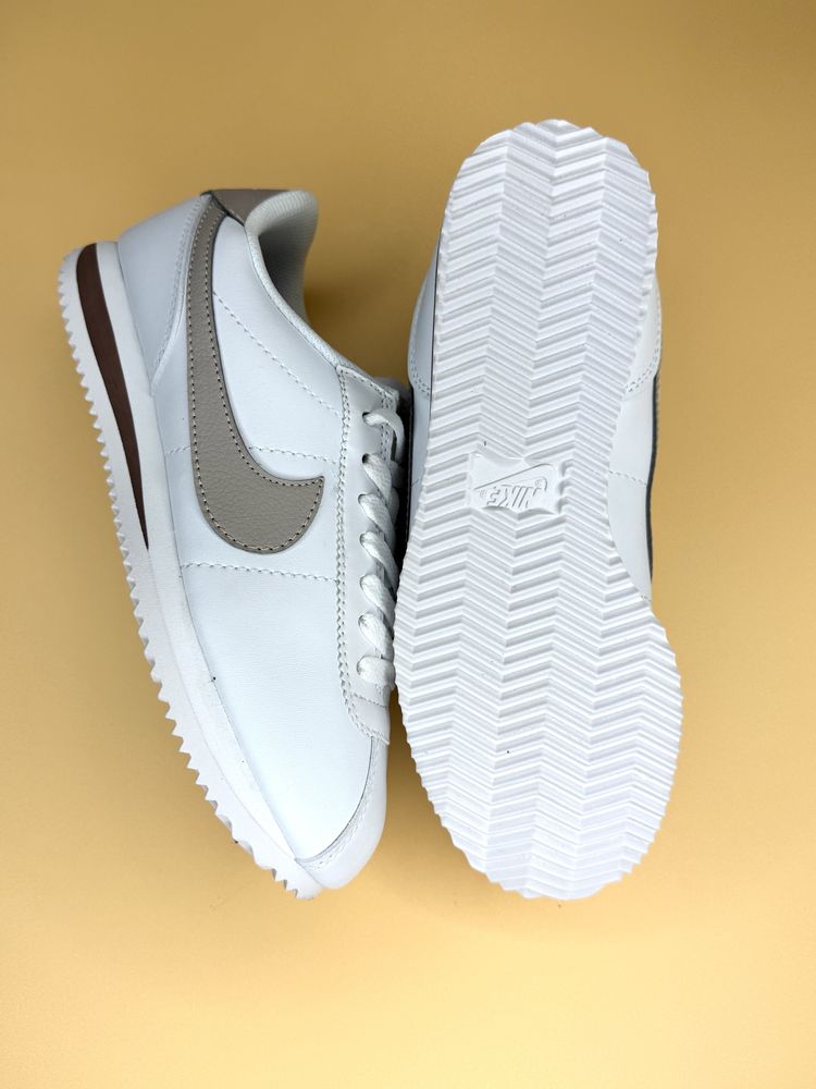 Кроссовки NIKE, НОВЫЕ (размеры 36,37, 39 и 40)