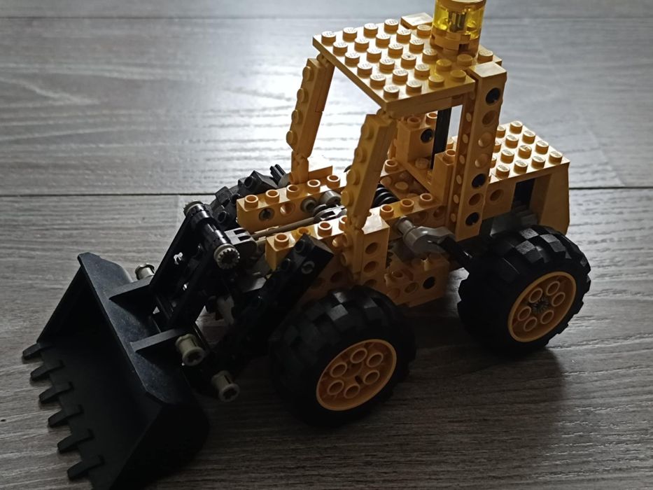 LEGO 8828 Technic front and loader używane