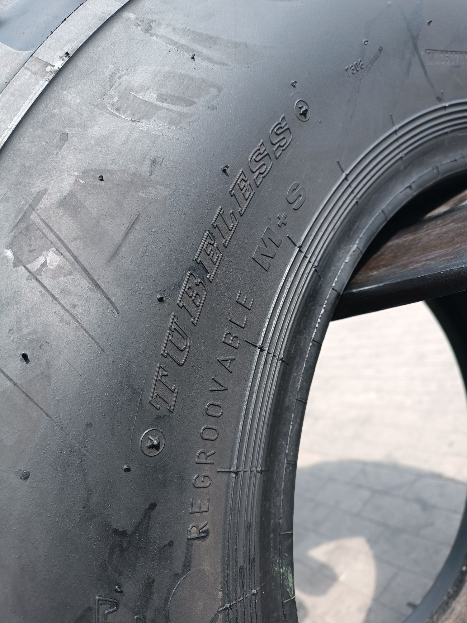 12.5R20 Dunlop SP PG3 opona przemysłowa 12.5-20
