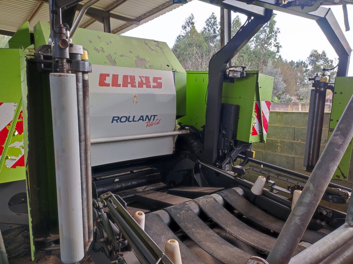 Claas rollant 355 uniwrap
