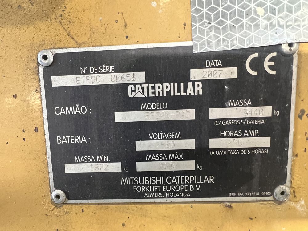 Empilhador caterpillar  elétrico