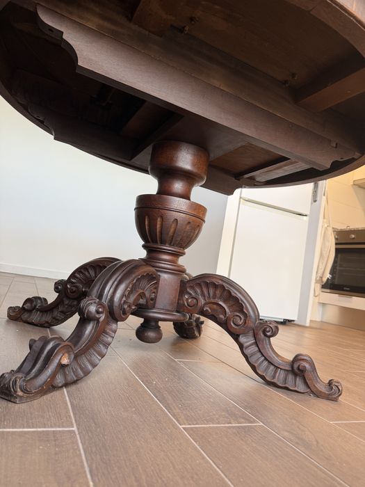 Mesa de Jantar Redonda Extensível em Madeira / Round Wooden Table