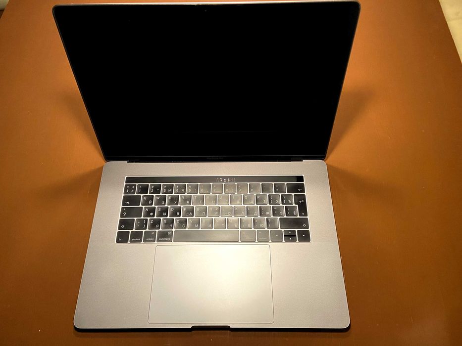 MacBook Pro 15" 2016 i7/16GB/256GB
