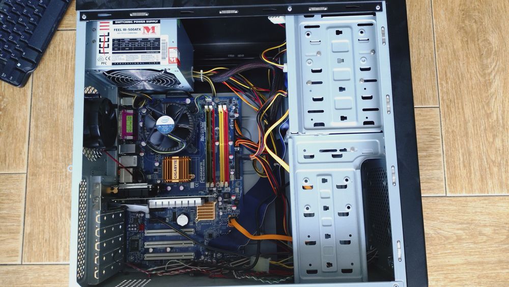 Komputer stacjonarny+ monitor+klawiatura+myszka