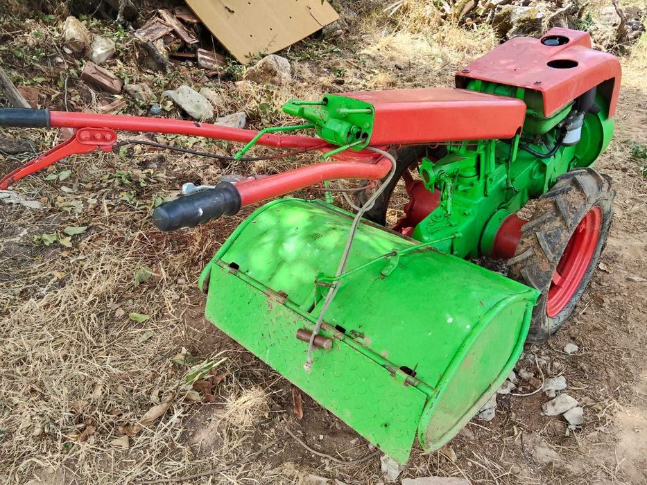 Trator 18 cv com Reboque