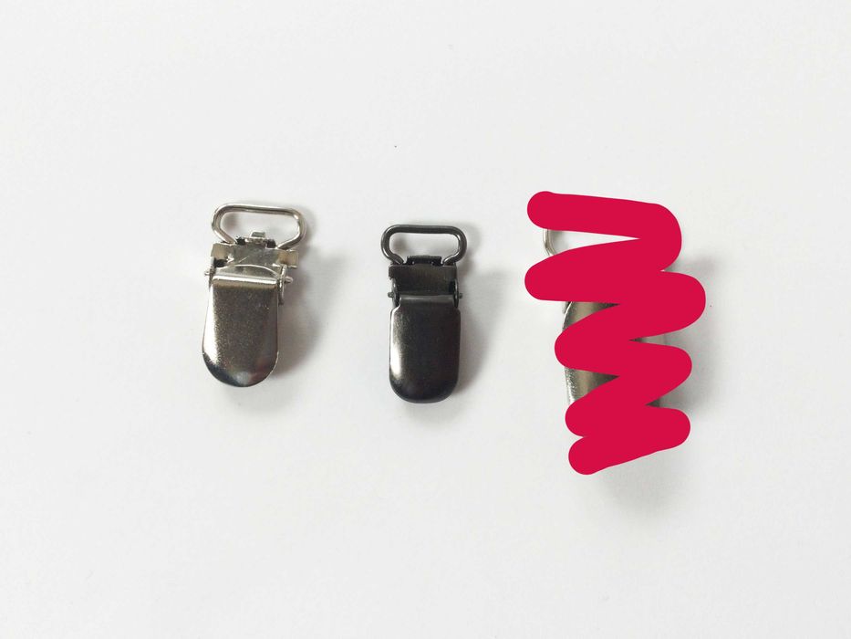 Mola para prende chucha ou suspensórios / Garra metálica