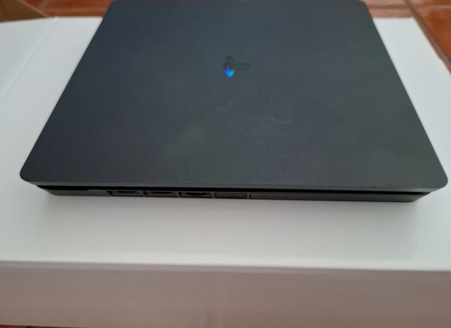Playstation 4 500GB com FIFA20