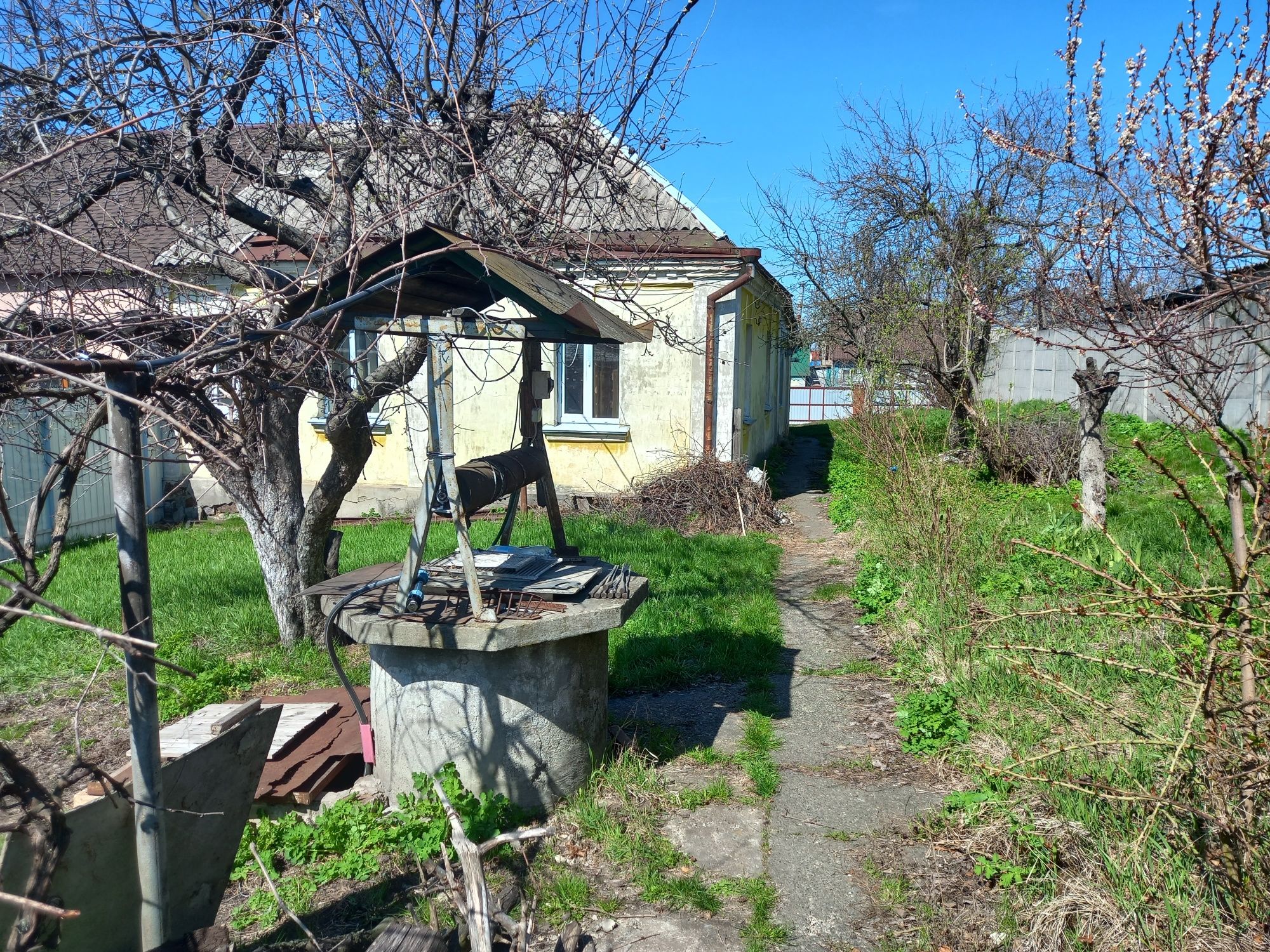 Продам дом с участком Жуляны