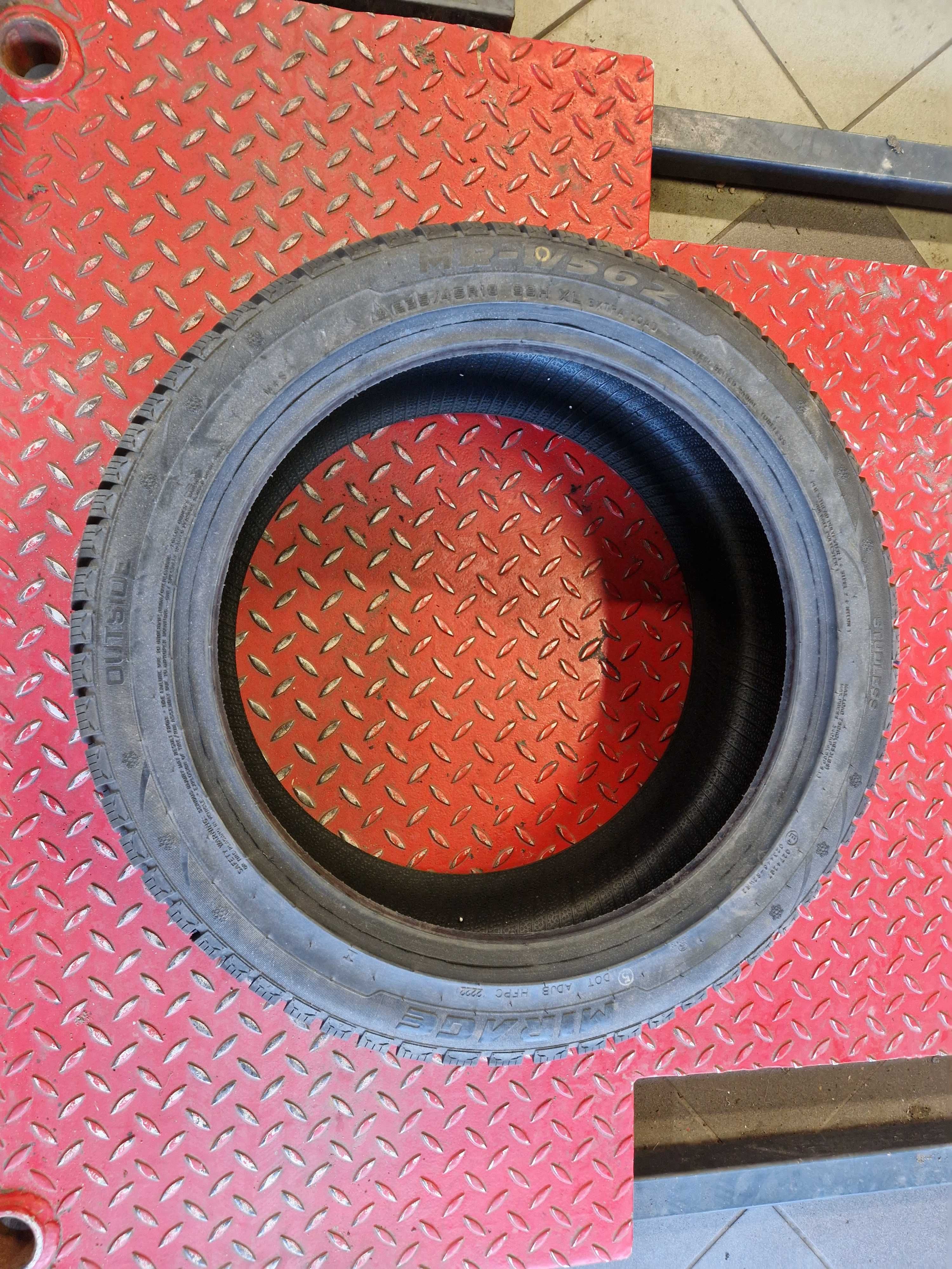 Mirage 235/45R18 MR-562