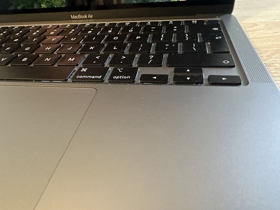 Macbook Air M1 2020 - 13” - 8GB - 256 SSD