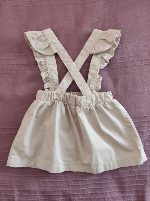 Saia com alças para bebé