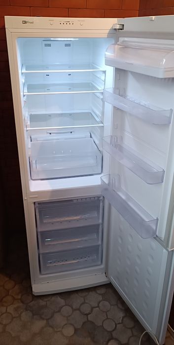 Двокамерний холодильник Samsung RL46RSBSW No Frost