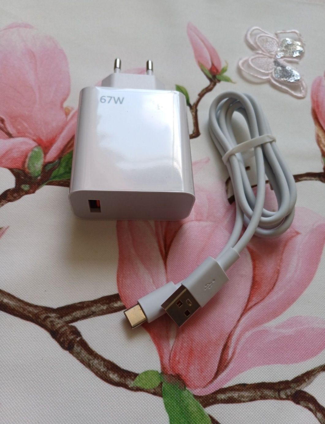 Biała ładowarka, kabel 1m, typ C