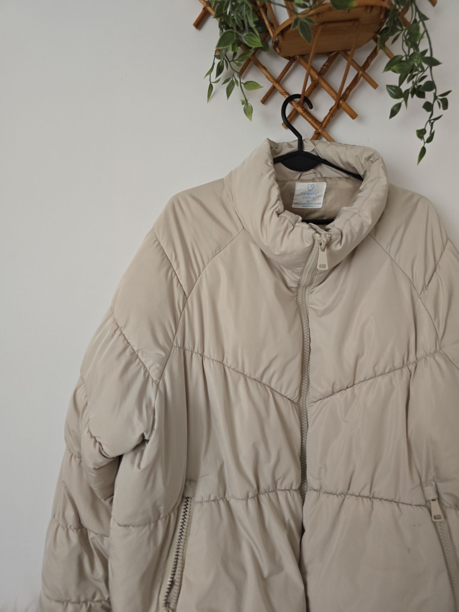 Pikowana kremowa beżowa oversize kurtka puffer zimowa jesienna primark