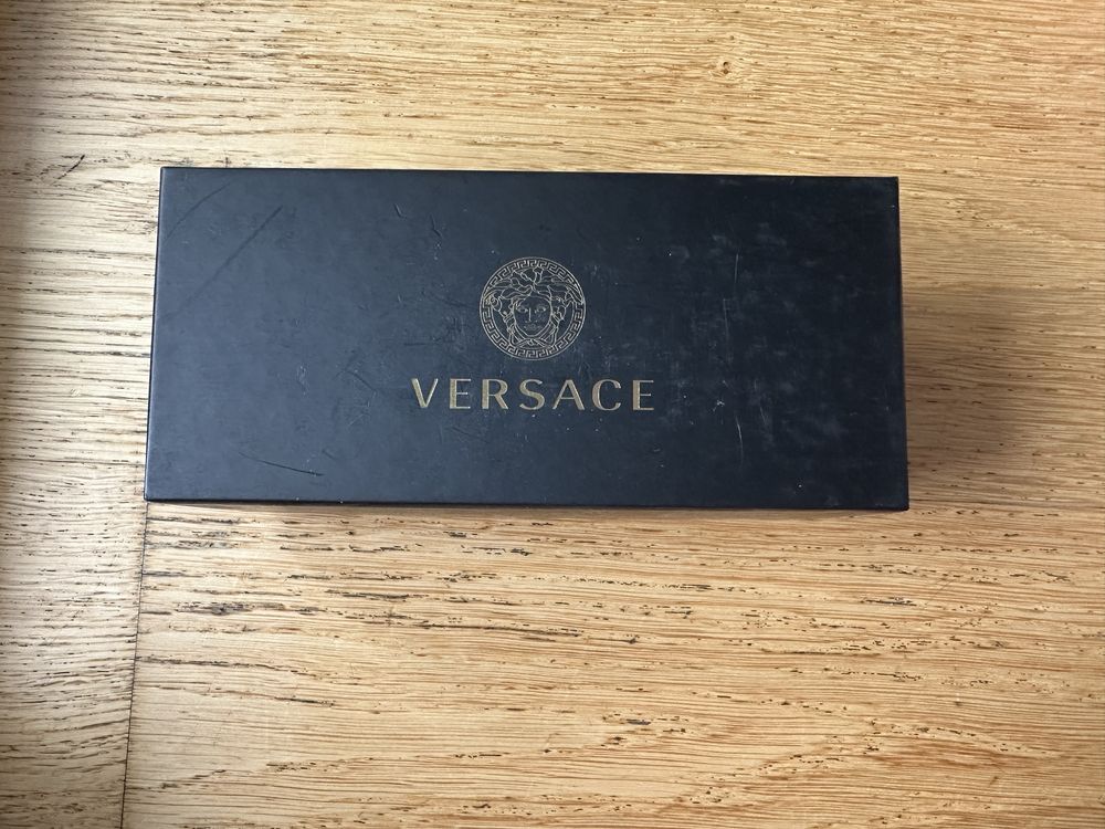Pudełko czarne na okulary Versace