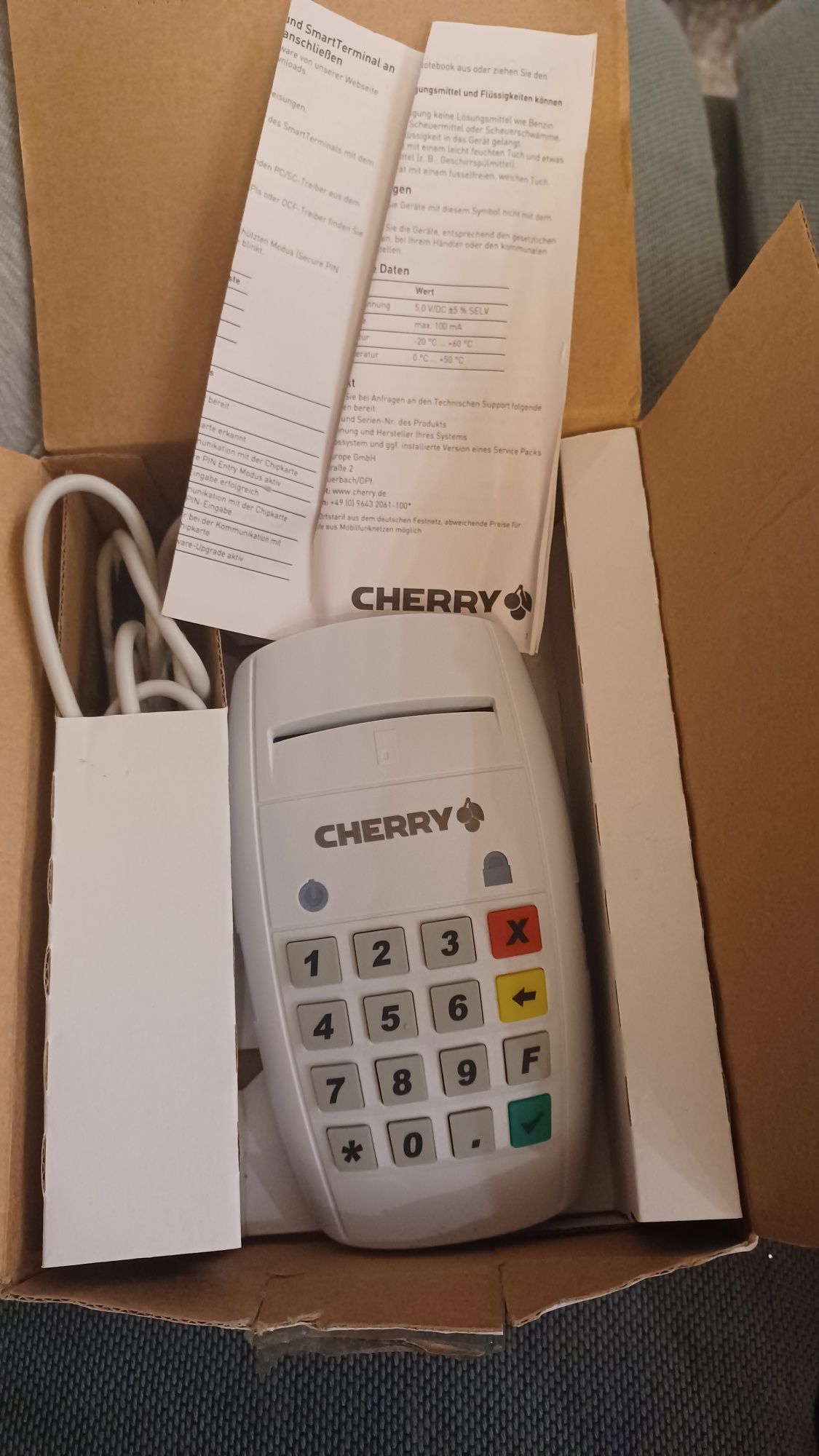 CHERRY Czytnik kart inteligentnych ST-2100