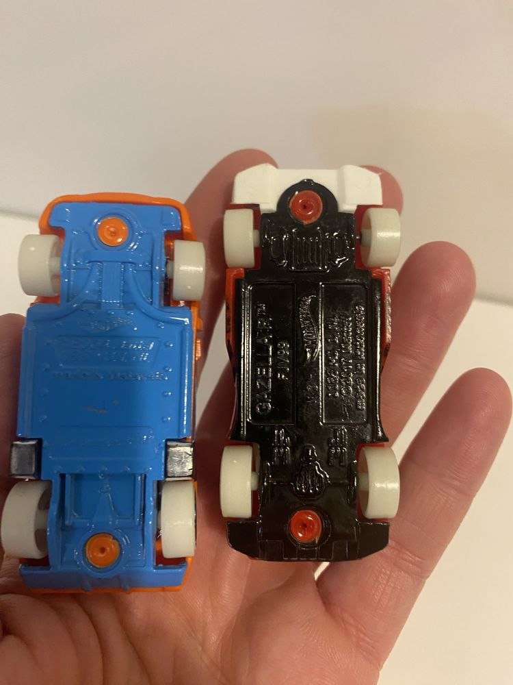 Resoraki auta hot wheels swiecace kola