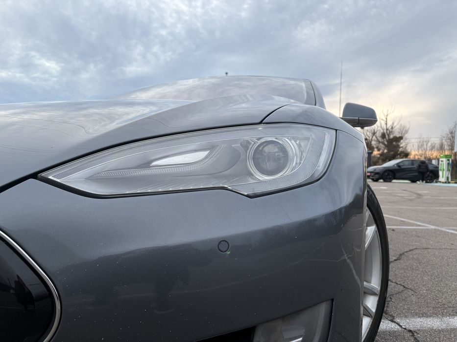 Продам Tesla model S