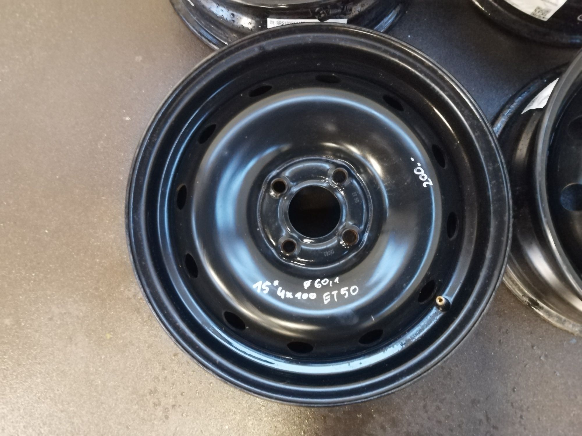 Felgi stalowe 15'' 4x100 Nissan