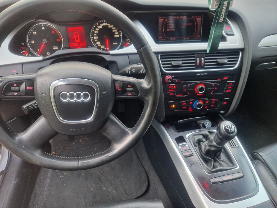 Audi a4 b8 avant 2.0 tdi 143KM s line