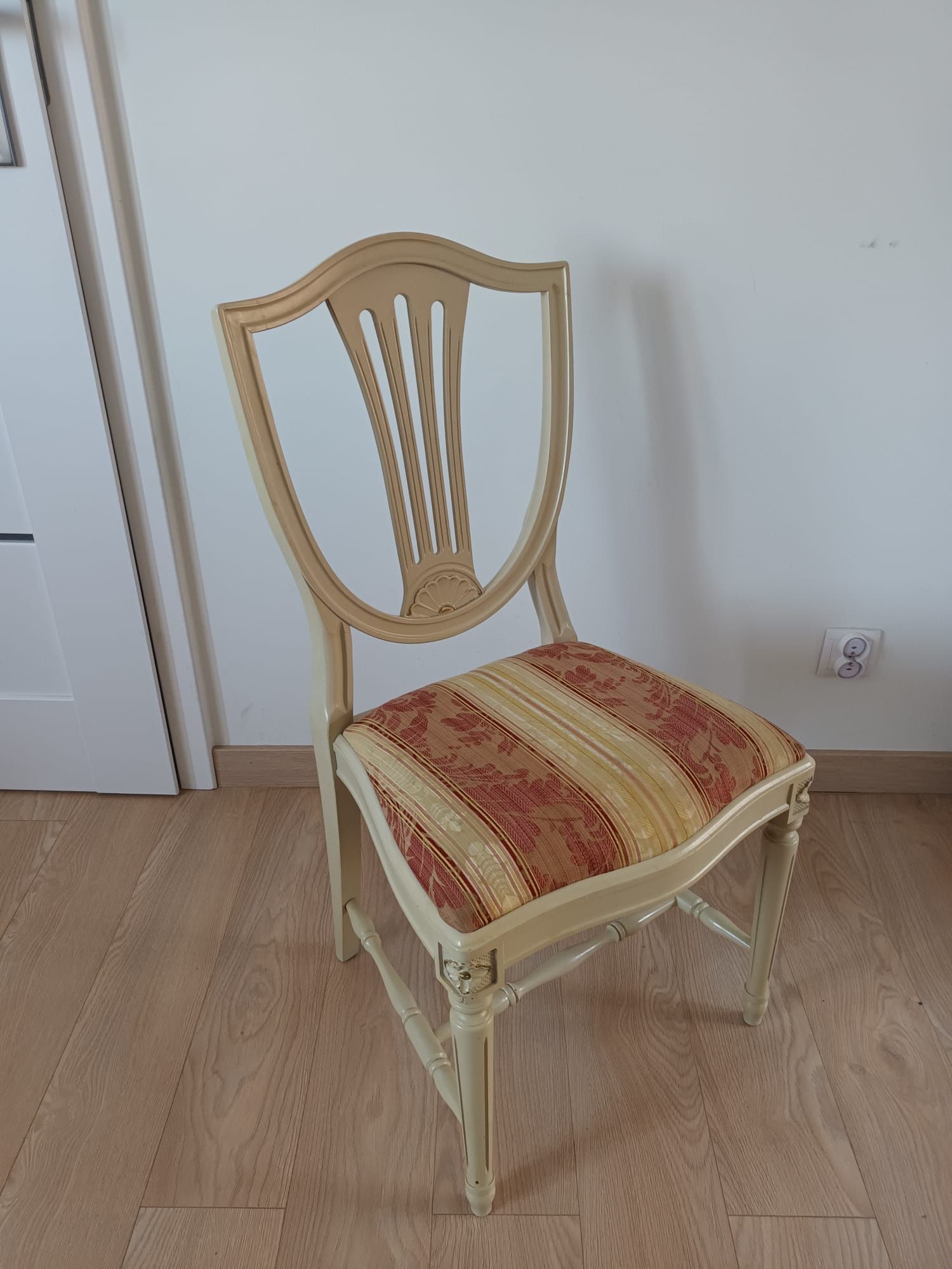 Ładne krzesla 6 sztuk