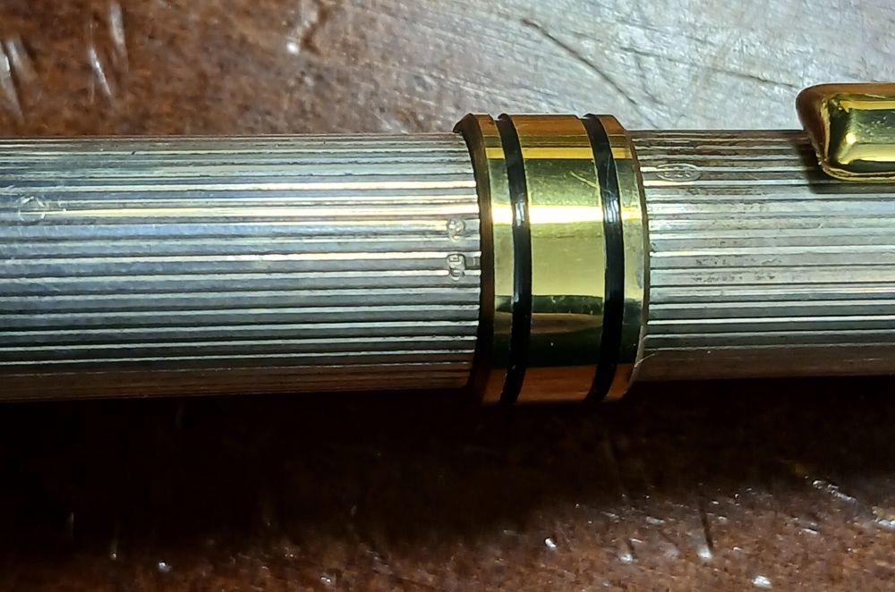 Esferográfica prata antiga