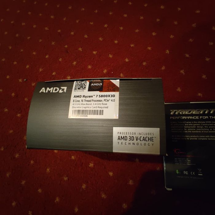 Gaming PC RTX 4070 SUPER + Ryzen 7 5800X3D + 32GB RAM + 2 Monitors