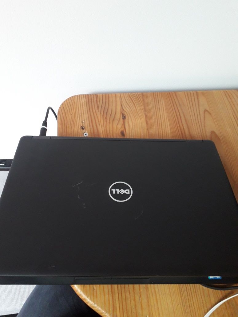 Dell 5480 16gb Ram, 256gb ssd  M.2, i5 6300u