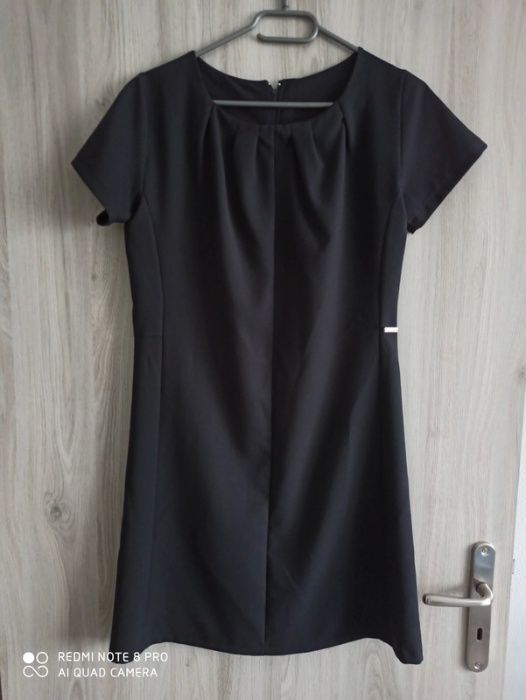 Sukienka czarna M-38