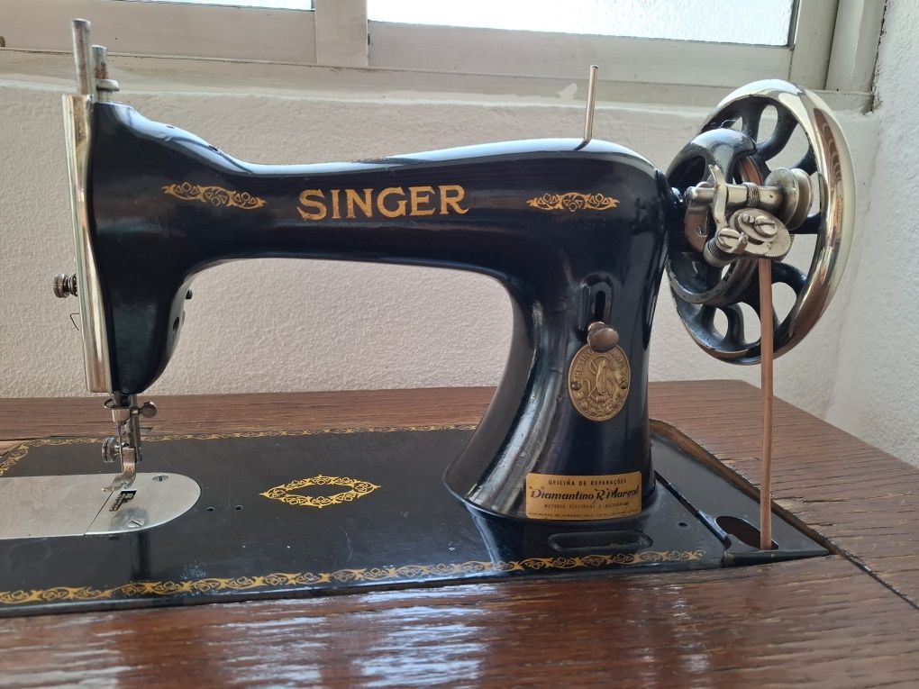 Maquina  costura singer