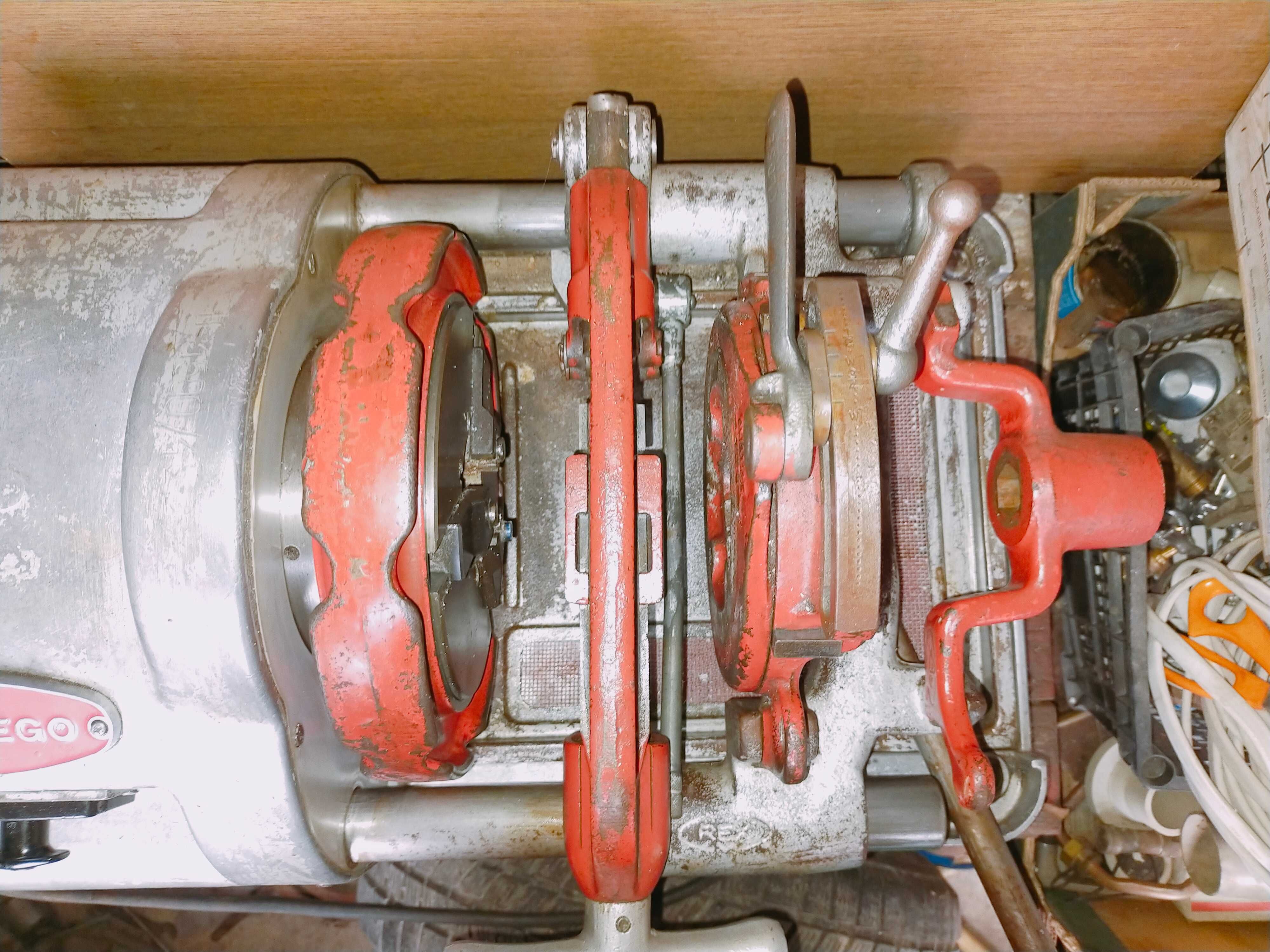Gwintownica stacjonarna Super Ego (Rex Tool) model 50A. Używana