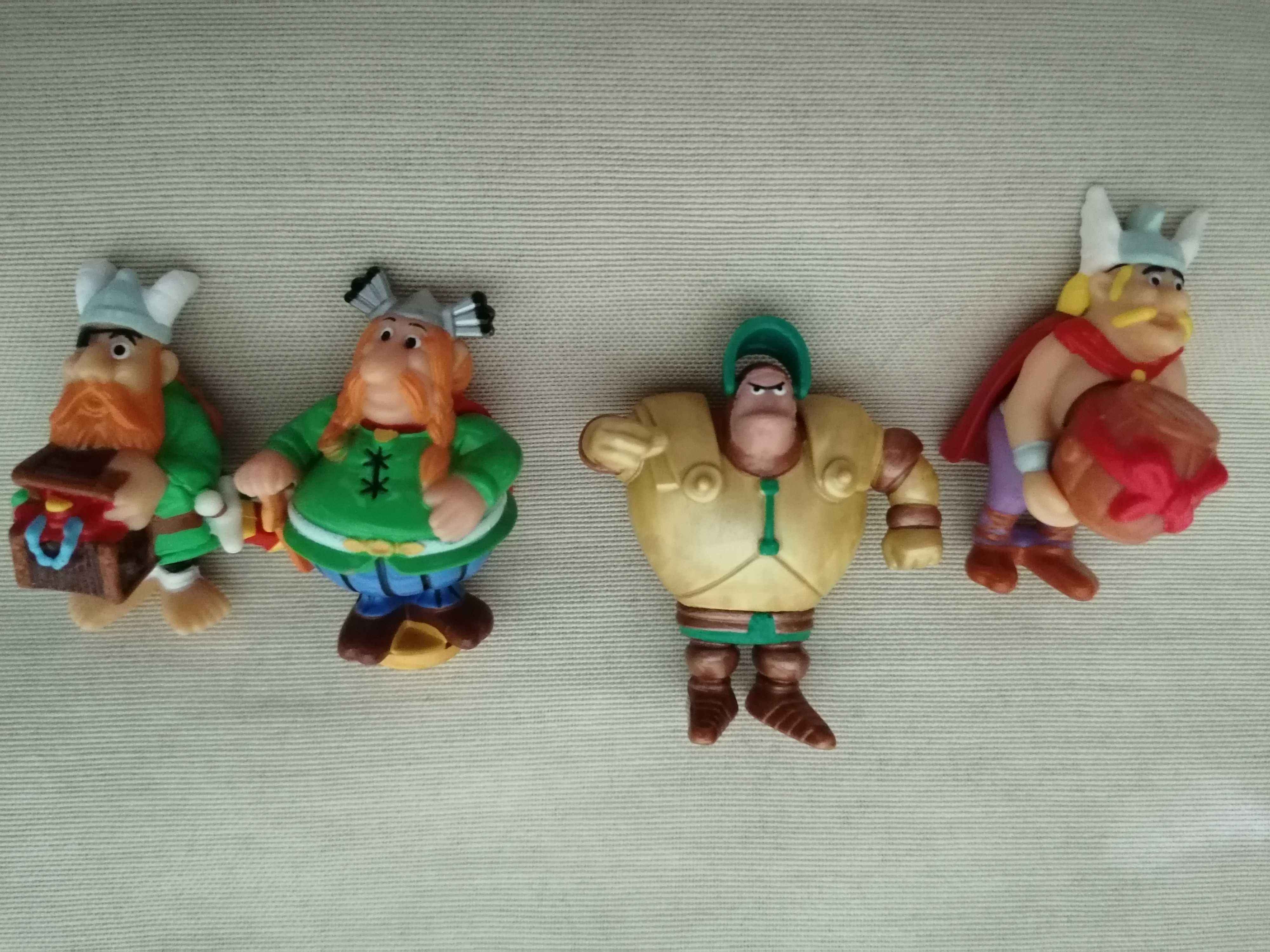 4 bonecos Astérix coloridos colecção MPG (Kinder chocolate)