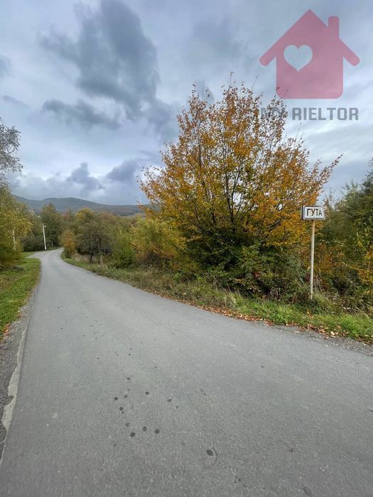 Продаж ділянки с. Гута