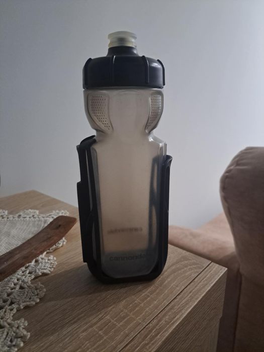 Conjunto Grade e bidon aeros cannondale. Novos. Nunca usado. Ainda Ten