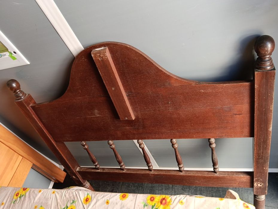 Estrutura de cama de solteiro madeira mogno