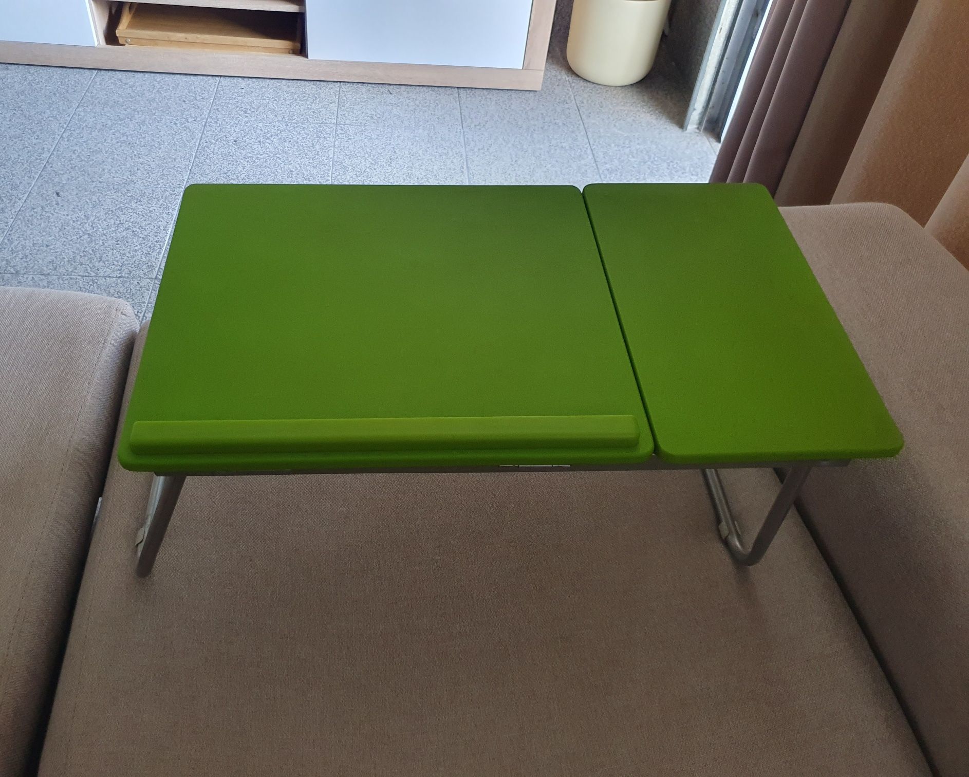 Mesa Dobrável para Notebook – Prática, Portátil Leve e Ajustável!