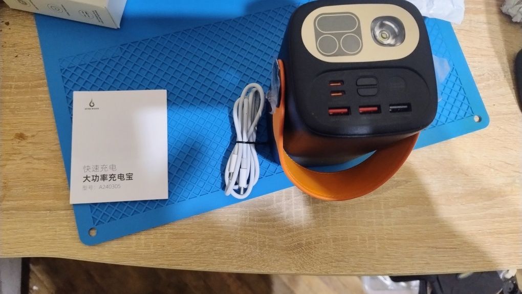 Продам powebank 100wt 60000 міліампер дивіться опис