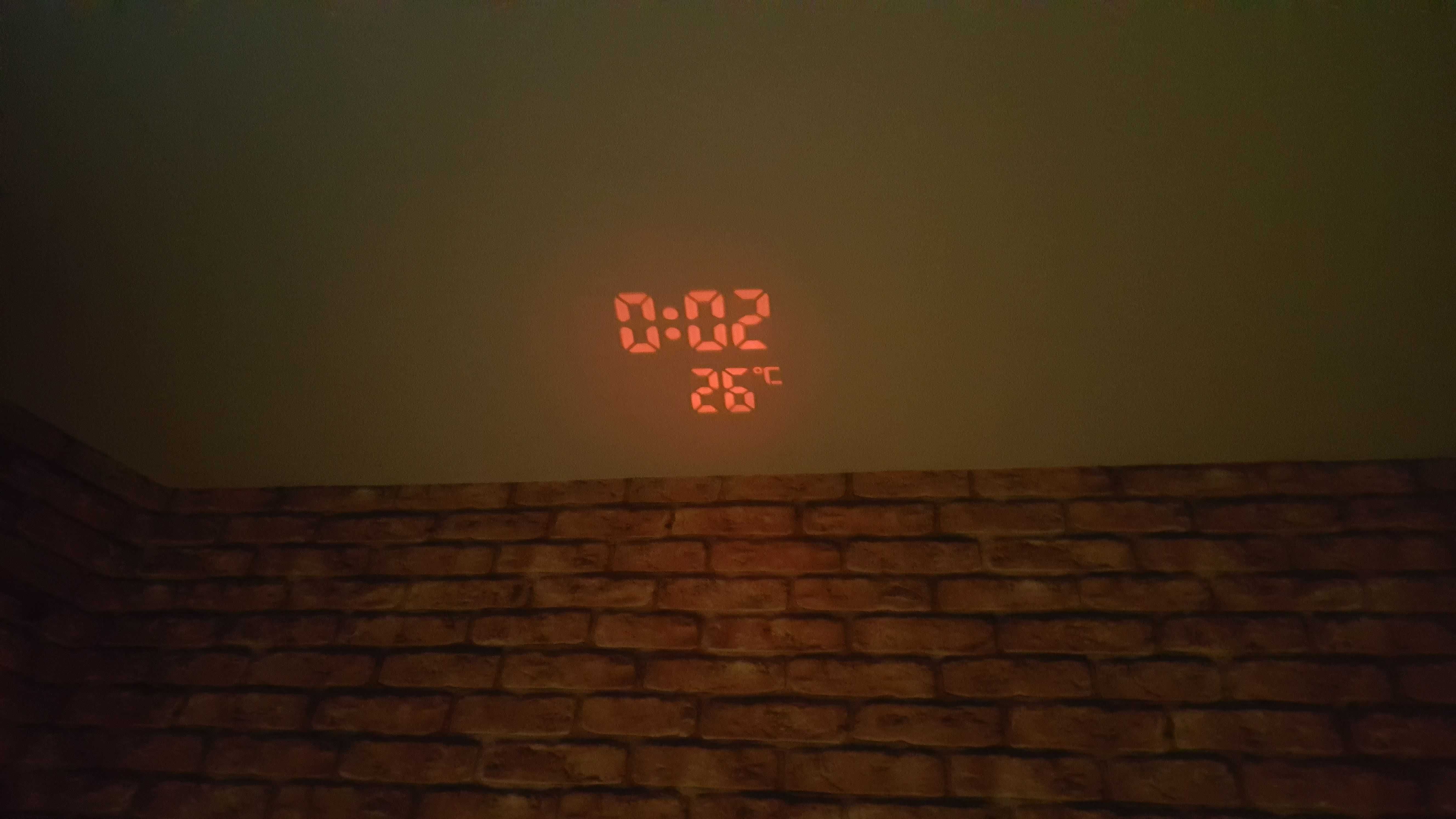 Zegar z Projektorem Termometr Wilgotność Zasilanie Przewodowe
