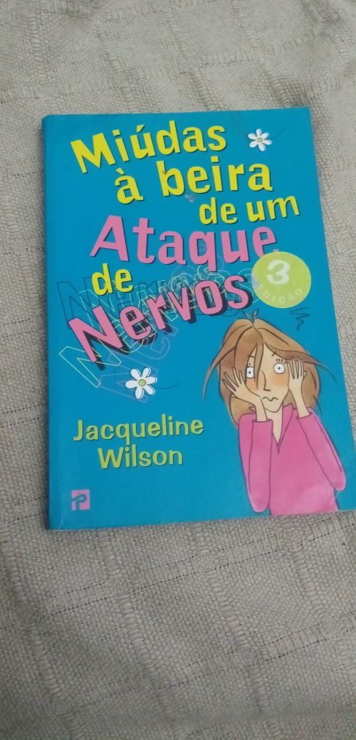 Livro "Miúdas à beira de um ataque de nervos"