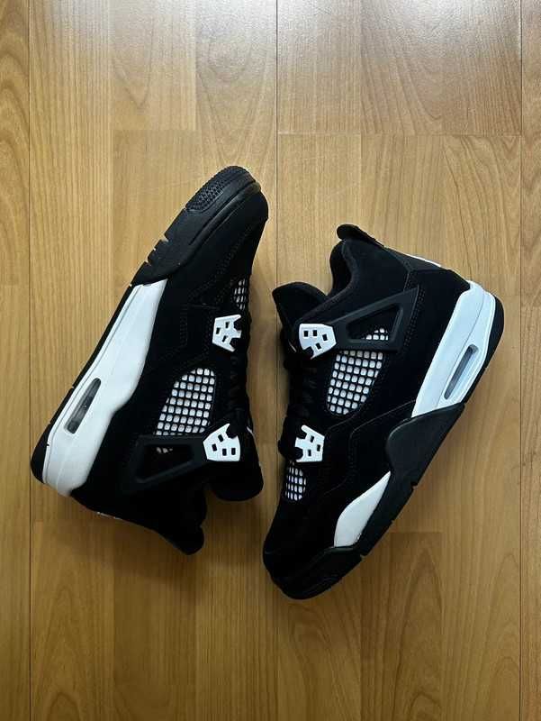 Jordan 4 Retro White Thunder 38 EU / 5,5US / 23,5 CM
