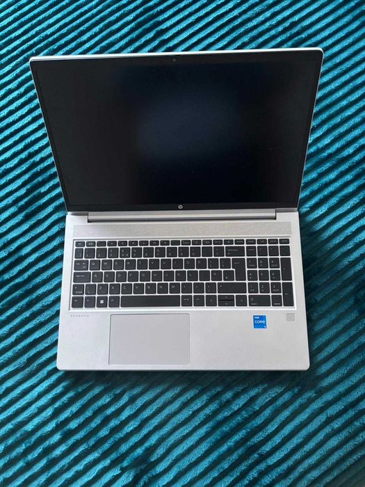 HP ProBook 450 G10 – i5-1335U, 8 GB RAM, 240 GB SSD, 15.6" FHD