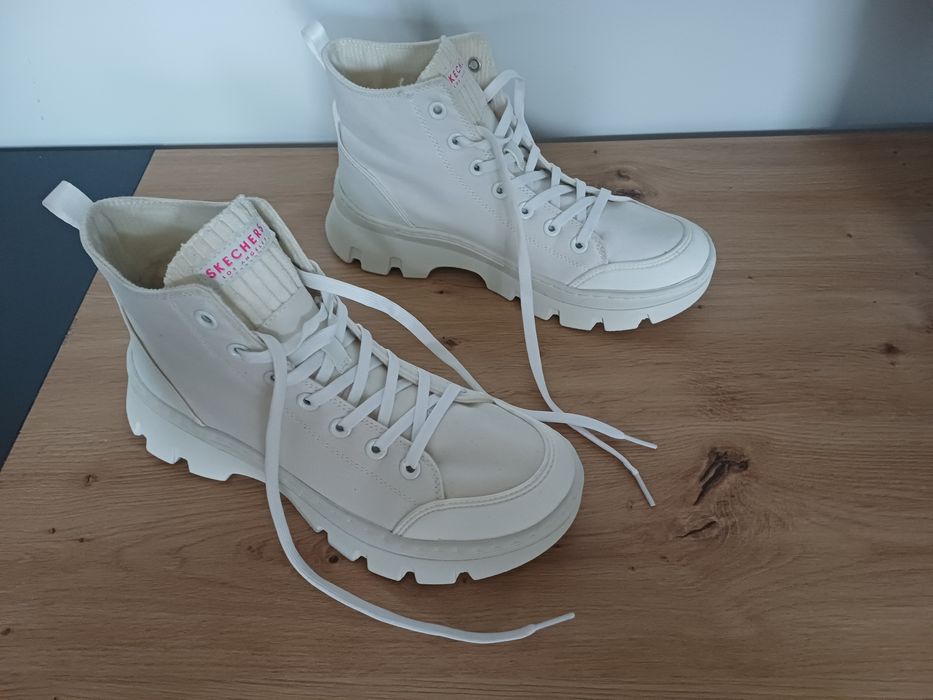 Buty Skechers rozmiar 40 trapery wysokie Ultra lekkie trampki jak nowe