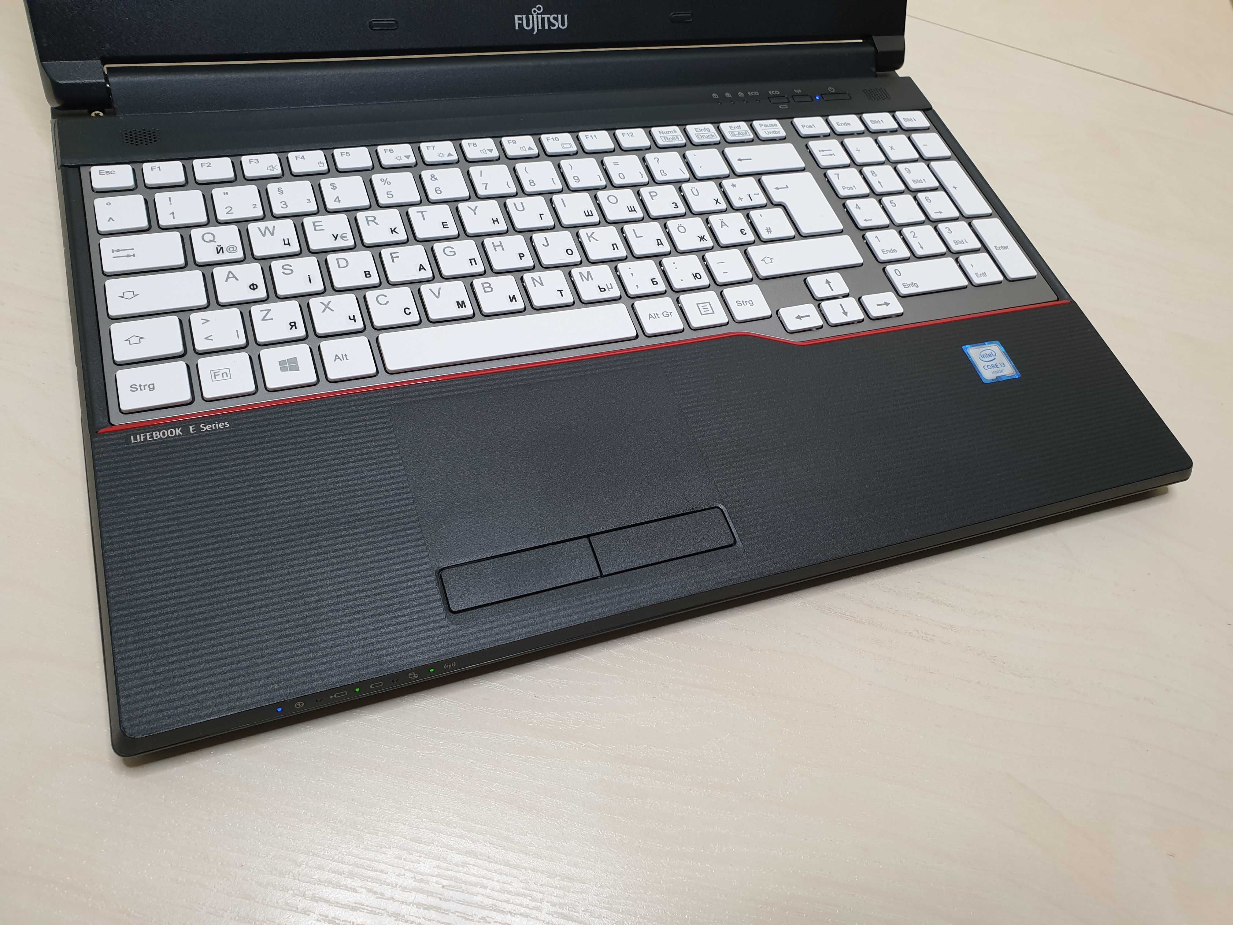 Потужний ноутбук Fujitsu /Intel Core i3-6100/SSD 256/Батарея до 6 г.