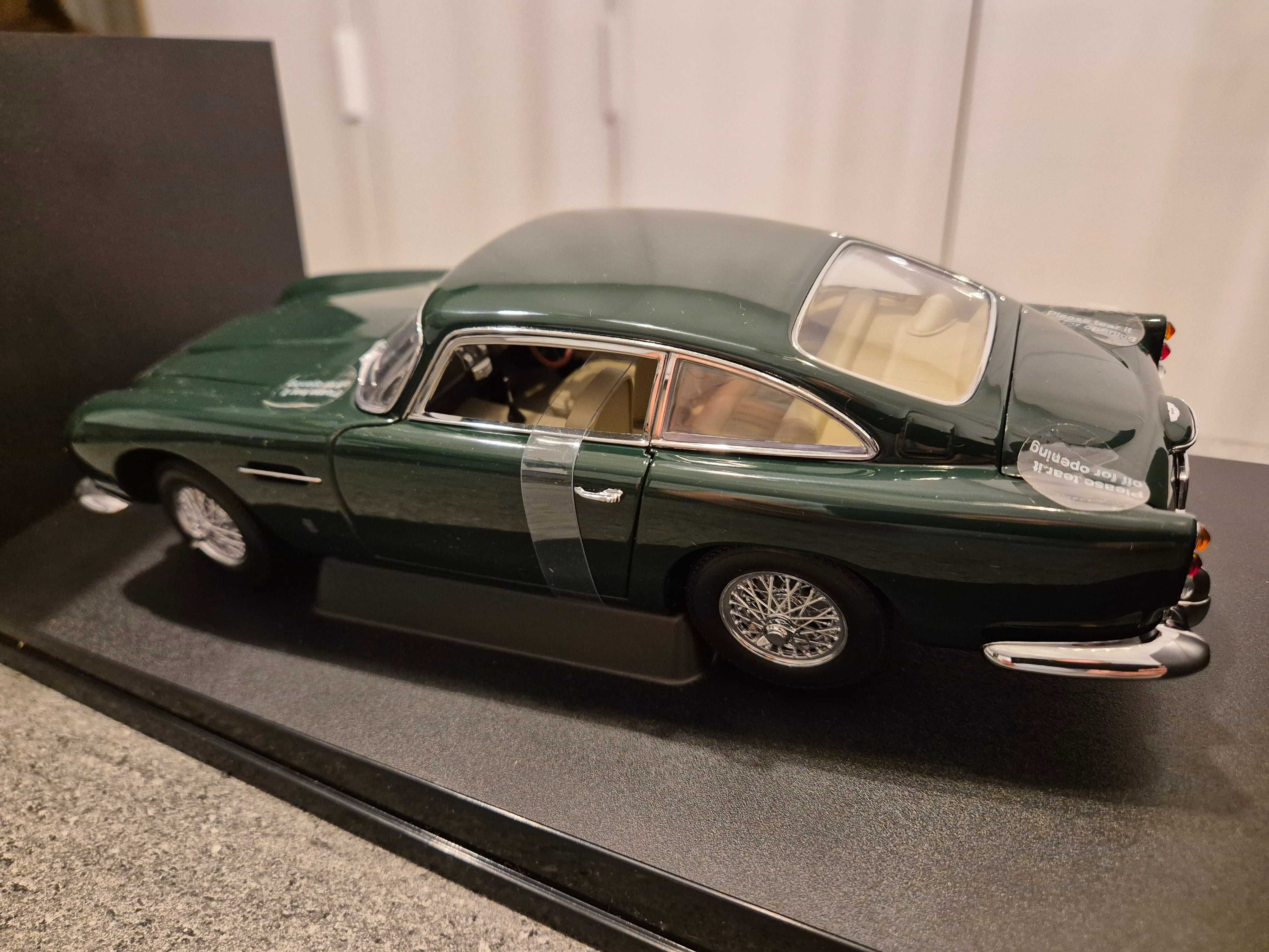 Aston Martin DB5 1:18 AUTOart nowy