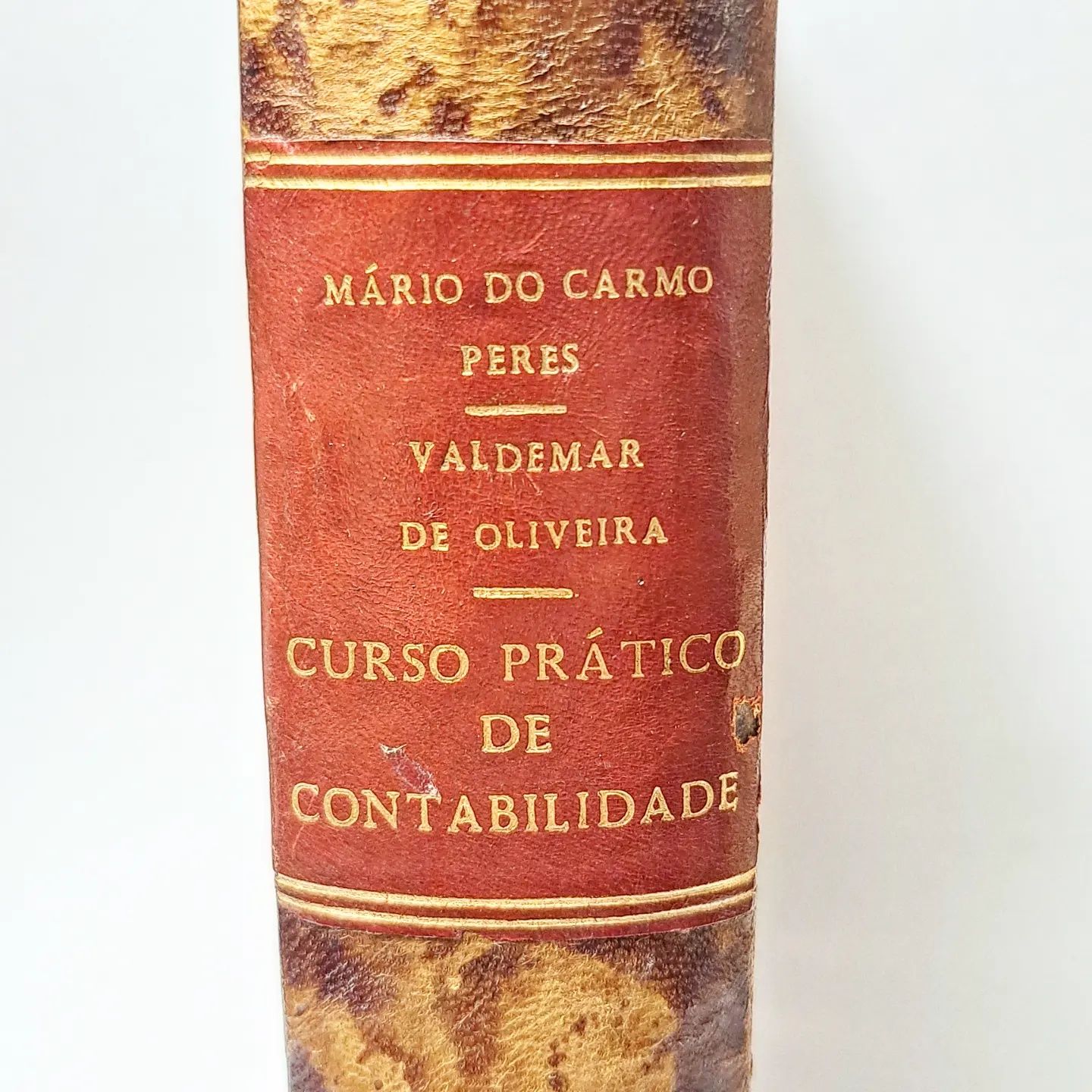 Curso Prático de Contabilidade 

O Século 
1968

15 €