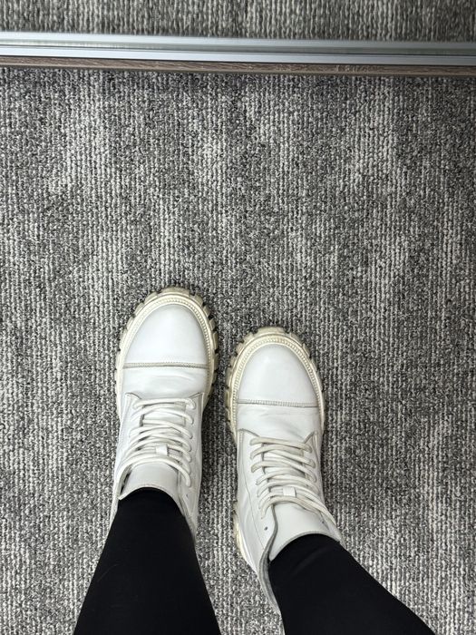 Стильні шкіряні ботінки