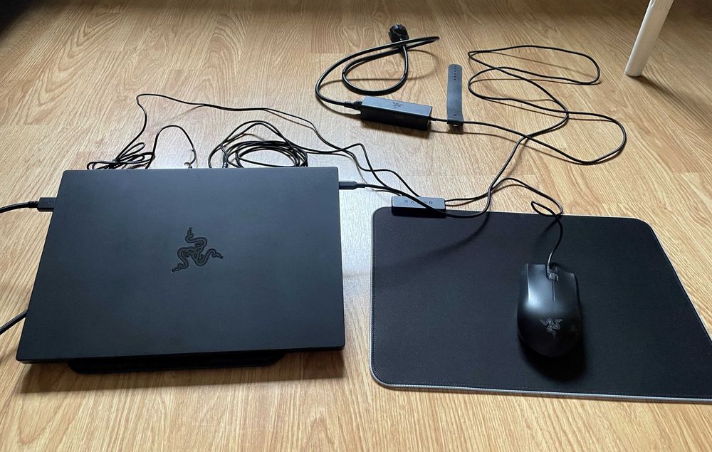 Ultrabook Razer Blade Stealth 13 MX150 i7-8565U 16GB ram + akcesoria