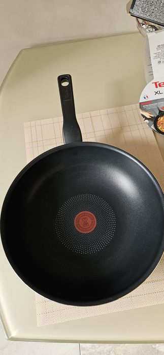 Продам сковороду WOK Tefal XL Intense 28 см