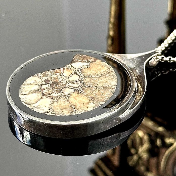 Przywieszka srebrna z Amonitem z srebra próby 925